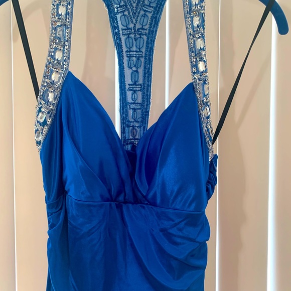 Beautiful blue gown - Picture 1 of 5